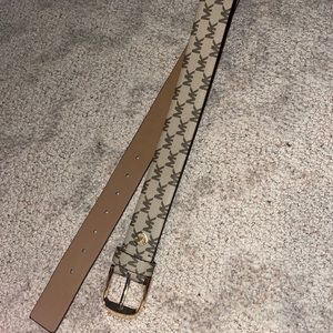 Michael Kors never used Small belt